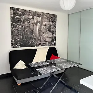 https://lappart-isamarc-t2-avec-rez-de-jardin-bus-aroport-tout.fr-provencehotel.com